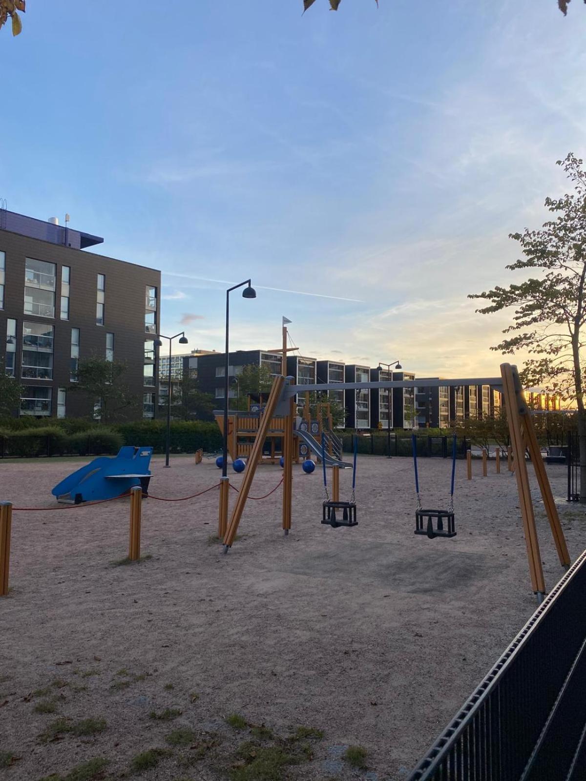 Gella Canalside Apartments With Sauna And Balcony In Address Saukonpaadenranta 4 Helsinki Ngoại thất bức ảnh